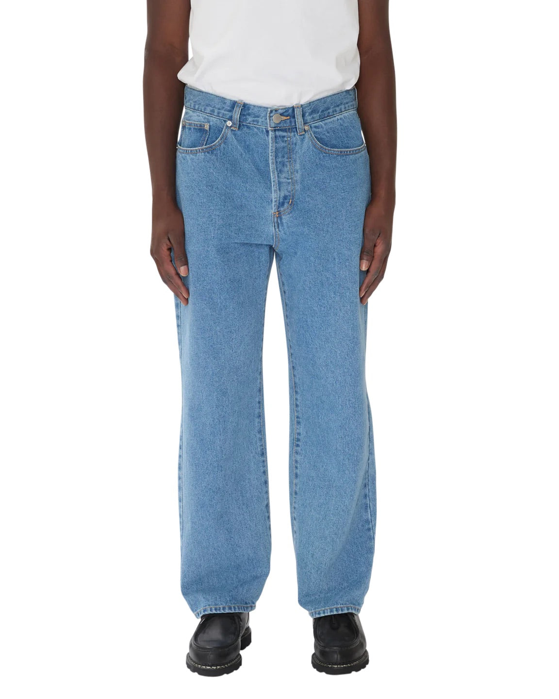 KLASSISCHER BAGGY-DENIM – HELLES INDIGO