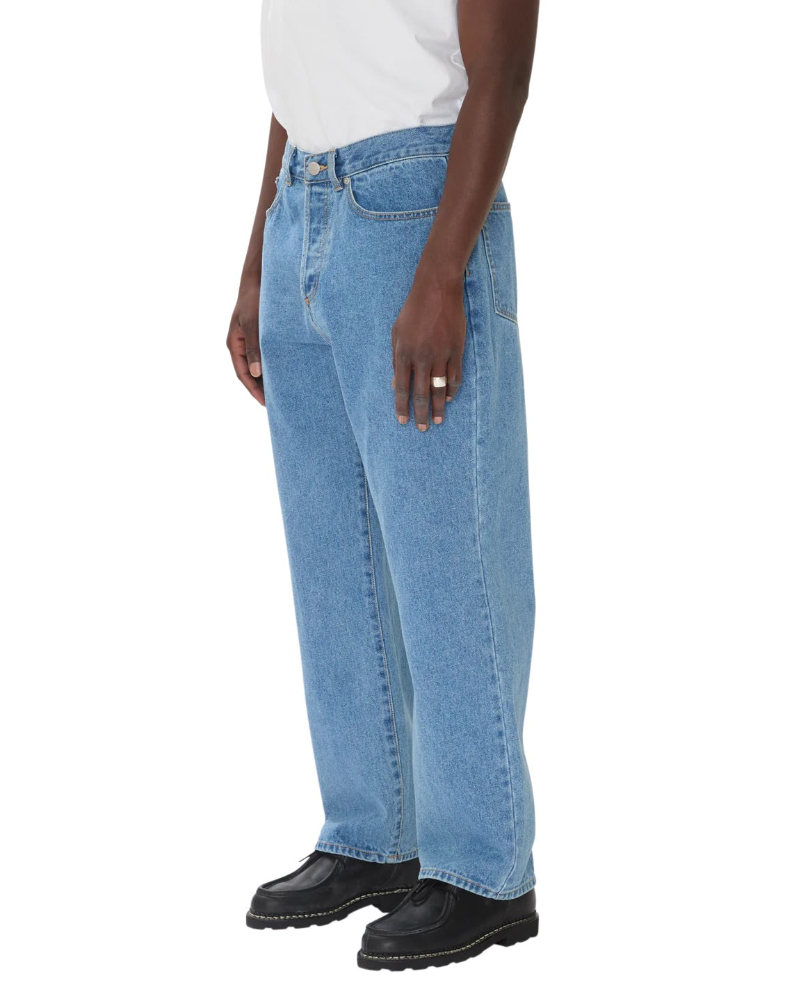 KLASSISCHER BAGGY-DENIM – HELLES INDIGO