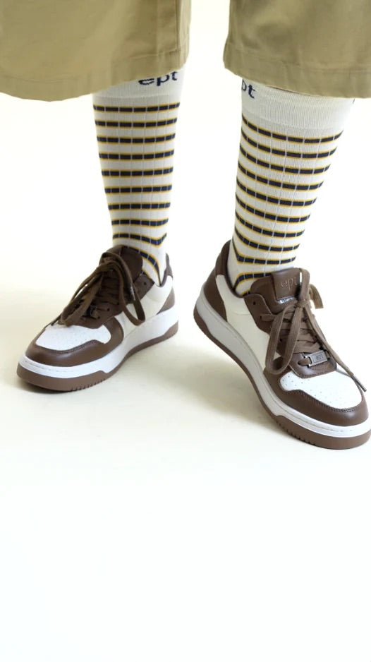 Court (Brown / White)