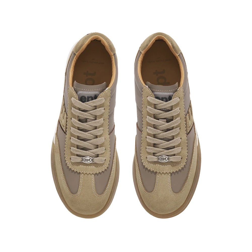 Court (Braun / Weiß)