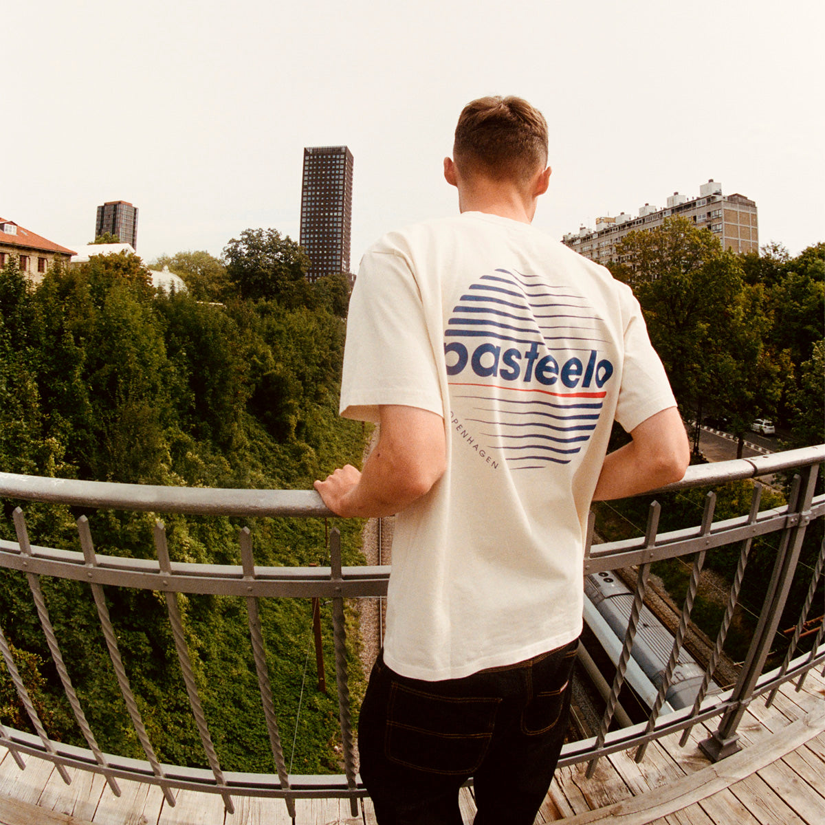 RISE TEE - CREME